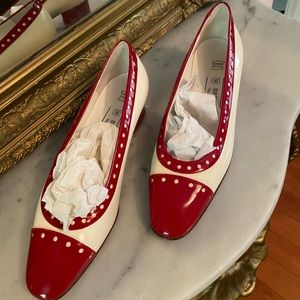 Bruno Magli Made in Italy Size 37 size7 Never worn